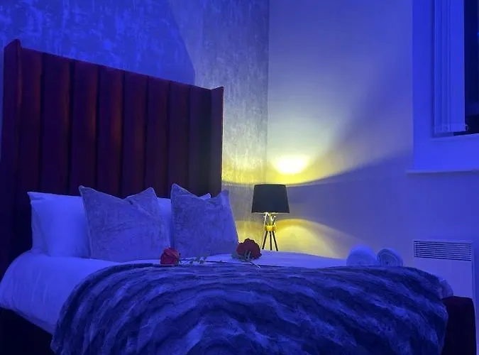 Sapphire Suite By Emerald Apartments